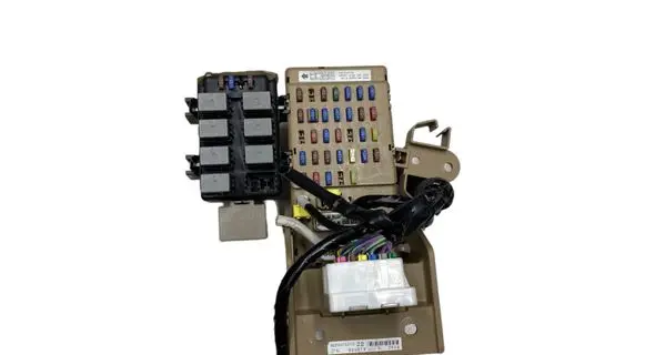 Subaru Forester SH Fuse module 82201FG010 809678