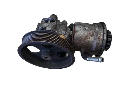 Toyota Avensis T250 Power steering pump