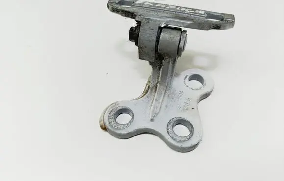 Volvo V60 Front door lower hinge A046572