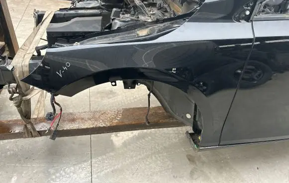 Volvo V40 Fender
