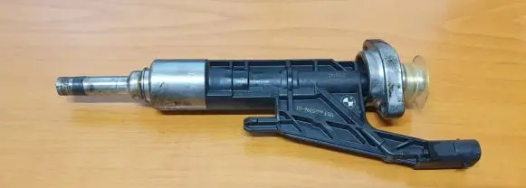 Fuel injector