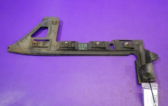 Volkswagen PASSAT B6 Front bumper mounting bracket 3C9807393