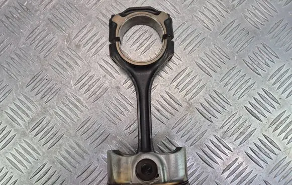 Mercedes-Benz C W204 Piston with connecting rod 