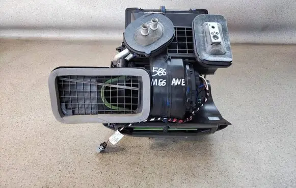Renault Megane IV Interior heater climate box assembly 272700318R48 272700318R