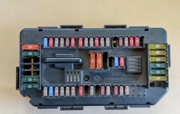 BMW 1 F20 F21 Fuse module 9224879 61149224879