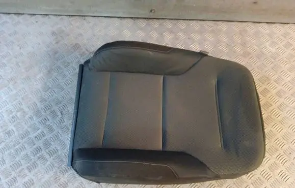 Volkswagen Golf VII Seat trim 