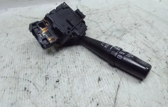 Toyota Avensis Verso Wiper control stalk 173654-KASACJA 173654