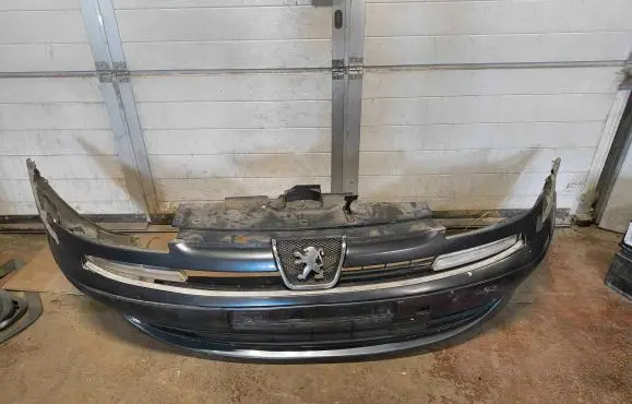 Peugeot 807 Front bumper