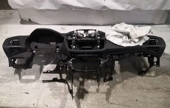 Ford C-MAX II Dashboard YSF1755668LC AM51R045F16A F1CBR04305A