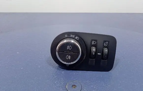Opel Zafira C Light switch 13294815