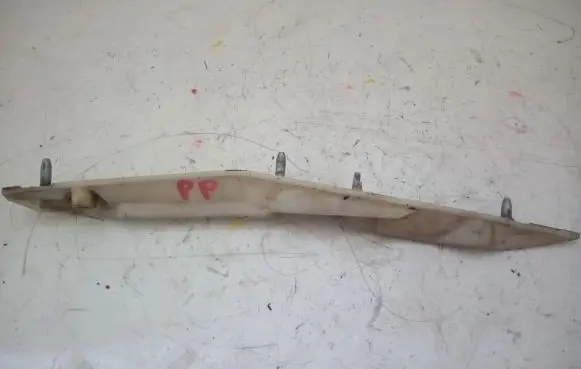 Ford Focus Front bumper mounting bracket