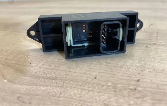Mitsubishi Outlander Electric window control switch Mr587944