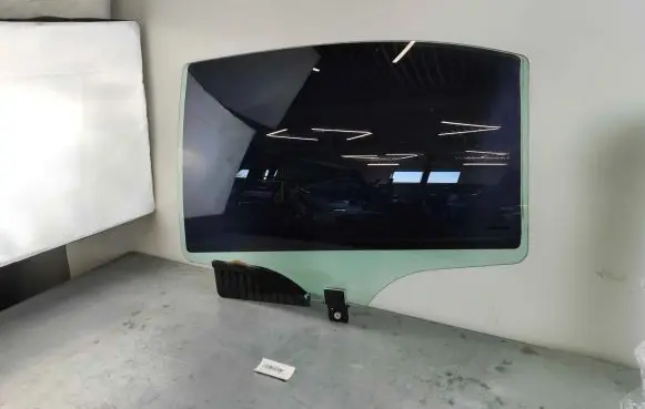 Mercedes-Benz S W221 Rear side window A2217302818
