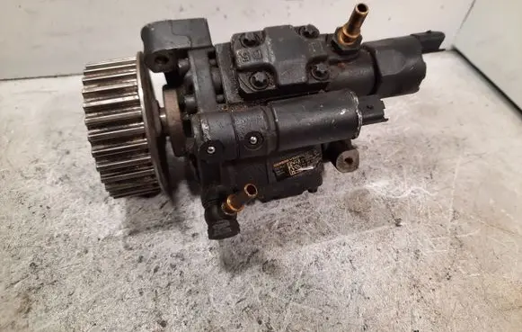 Renault Megane II Fuel injection high pressure pump A2C20000754 8200430599 5WS40153