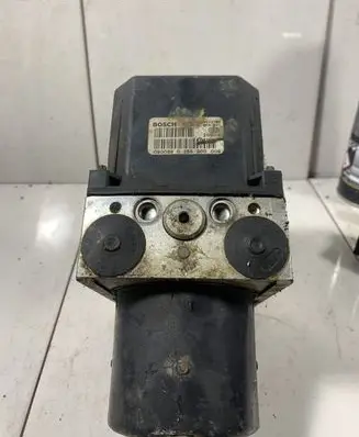 Skoda Octavia Mk2 (1Z) ABS Pump 0265900009