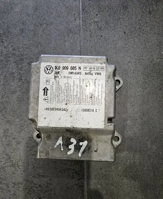 Volkswagen Touran I Airbag control unit/module 1K0909605N