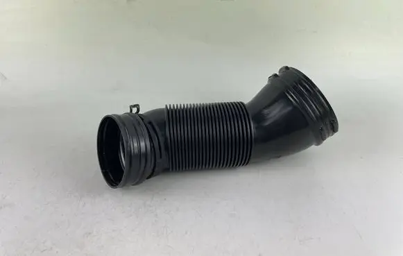 Audi Q3 F3 Air intake duct part 5QA129684