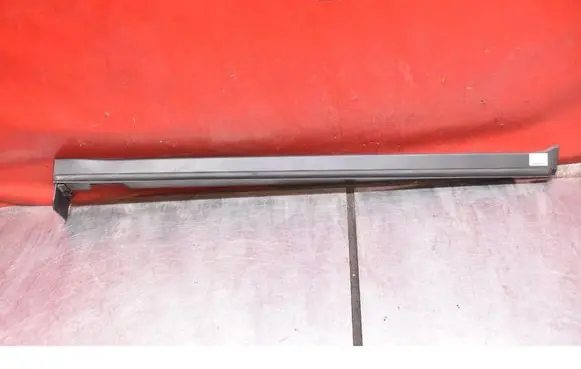 KIA Sportage Front sill (body part) 