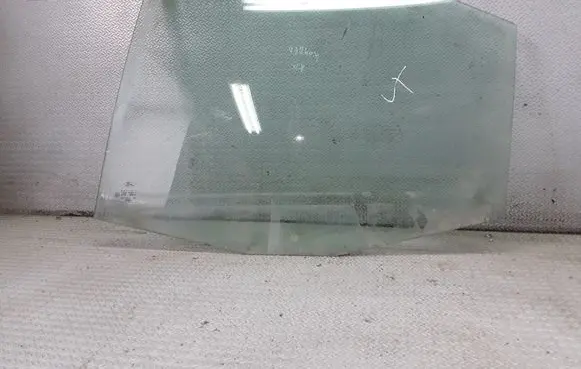 Ford Mondeo Mk III Rear door window glass