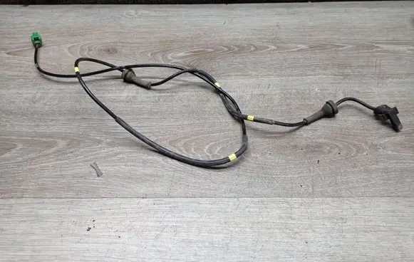 Volvo V70 ABS rear brake sensor 3524257 1071160383