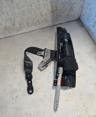 Volvo V70 Front seatbelt 624132200A