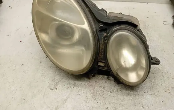 Mercedes-Benz E W211 Headlight/headlamp 16156400
