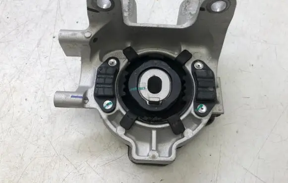 MG MG3 II Gearbox mount 10319827