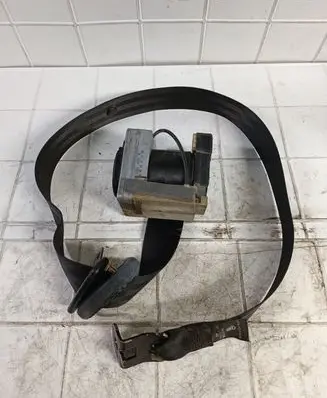 Skoda Octavia Mk1 (1U) Front seatbelt 1U4857702C 00064786