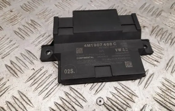 Audi A4 S4 B9 Gateway control module 4M1907468C