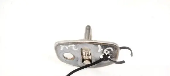 Volkswagen PASSAT B5 Rear door lock loop/hook striker 8E0837033
