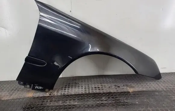 Mercedes-Benz C W203 Fender