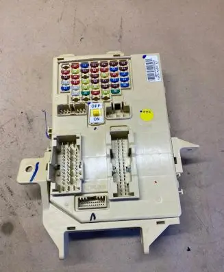 KIA Carens III Fuse module 91950A4510 RP51000D3022205A