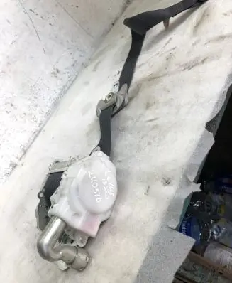 Lexus IS 220D-250-350 Front seatbelt J090331