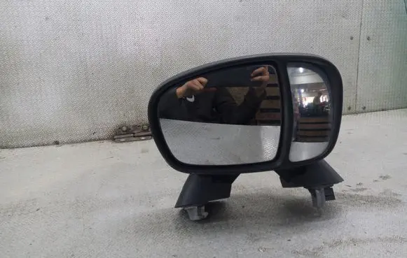 Manual wing mirror
