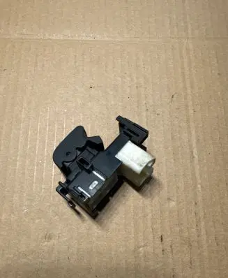 Toyota Auris 150 Electric window control switch 8292L77 192829