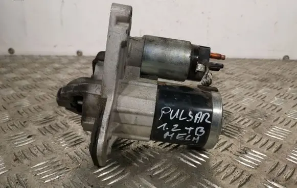 Nissan Pulsar Starter motor 233006867R