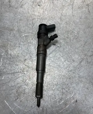BMW 5 E60 E61 Fuel injector 0445110212