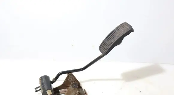 Mazda 3 I Accelerator throttle pedal