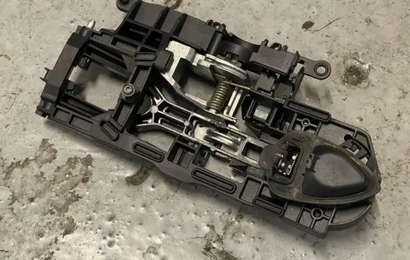 BMW 5 F10 F11 Front door exterior handle/bracket X4717565008 02032010
