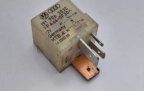 Volkswagen PASSAT B5.5 Other relay 191906383C