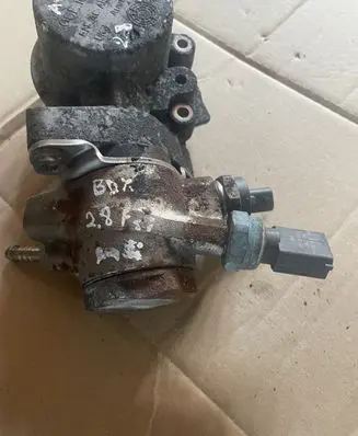 Audi A6 S6 C6 4F Fuel injection high pressure pump 06E127025M 06E906051J