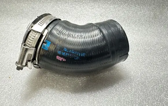 Volkswagen PASSAT B6 Intercooler hose/pipe 1K0145828C