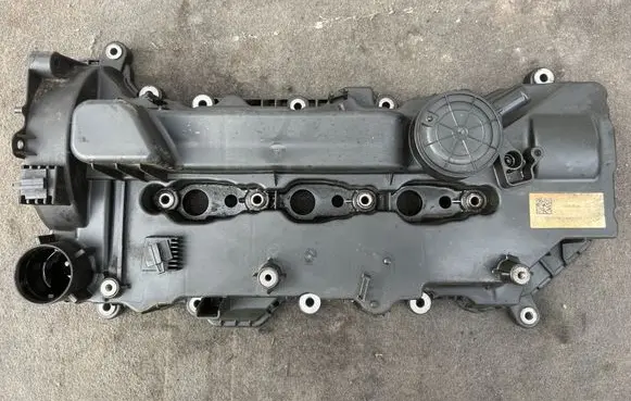 Opel Insignia B Rocker cam cover 55510725 1285022S01