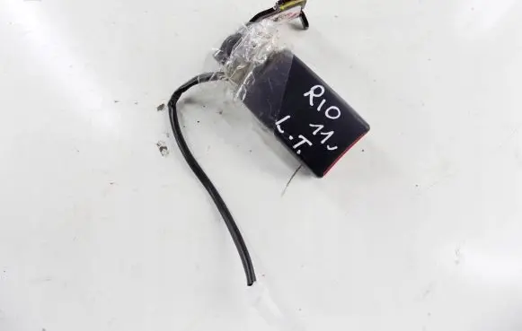 KIA Rio Rear seatbelt buckle