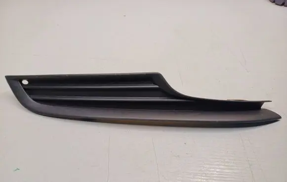 Volkswagen Golf VII Front bumper lower grill 5G0853666