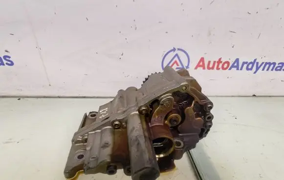 BMW 5 E60 E61 Oil pump 7551004 11417551004