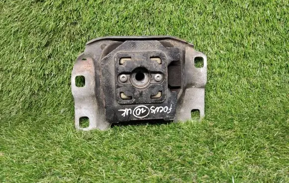 Ford Focus Engine mount bracket V617M121AB