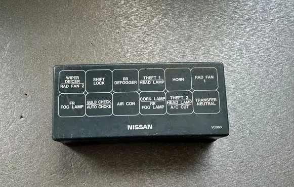 Nissan Patrol Y61 Fuse box cover 24382VC660