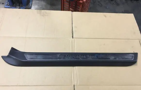 Mercedes-Benz E C207 W207 Side skirt front trim A2076800135