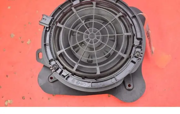 Jaguar XJ X308 Subwoofer speaker 9836069580